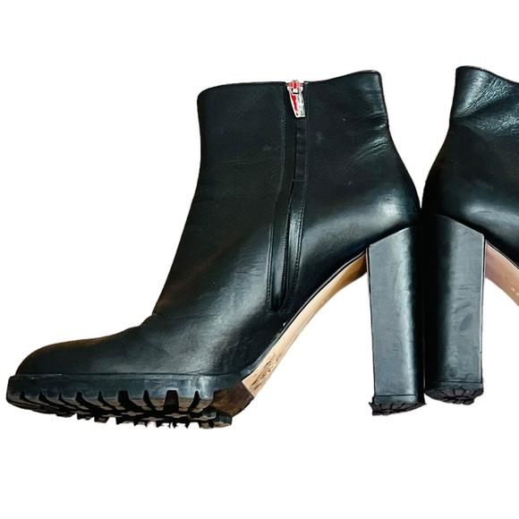 Gianvito Rossi Heel Leather Bootie Size 40 1/2 Made in Italy Zipper Side Closure - Picture 3 of 13